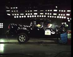 Nissan Navara: крепкий снаружи, хрупкий внутри