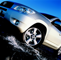 Toyota RAV4: compact SUV ��� ������� �������