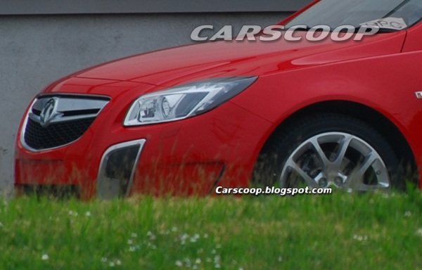 Спортивный Opel Insignia OPC застали врасплох