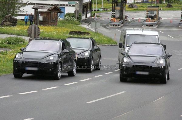 Porsche Cayenne 2011 попался папарацци