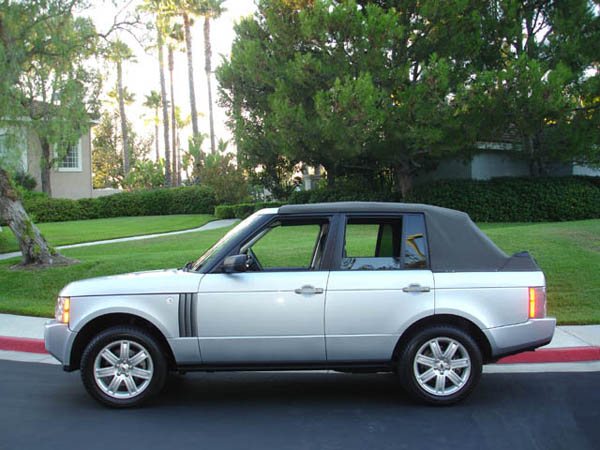 У Range Rover снесло крышу