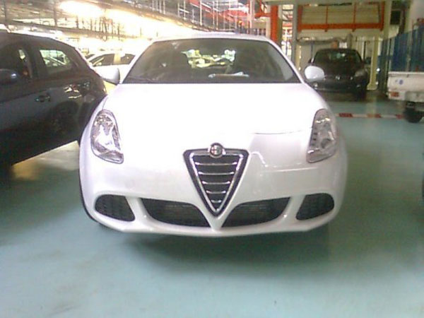 Alfa сняла камуфляж