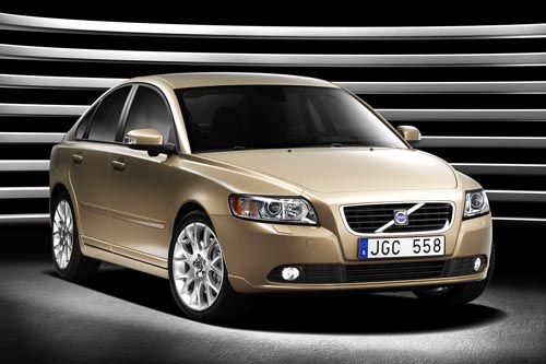 Китайцы клонировали Volvo S40