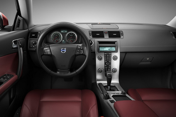 Volvo представила С70
