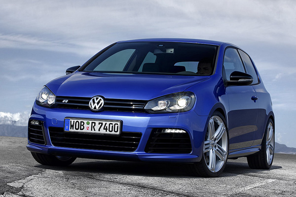 VW представил заряженный Golf