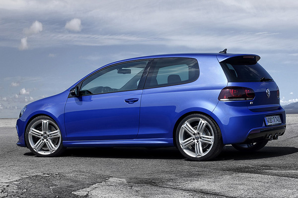 VW представил заряженный Golf