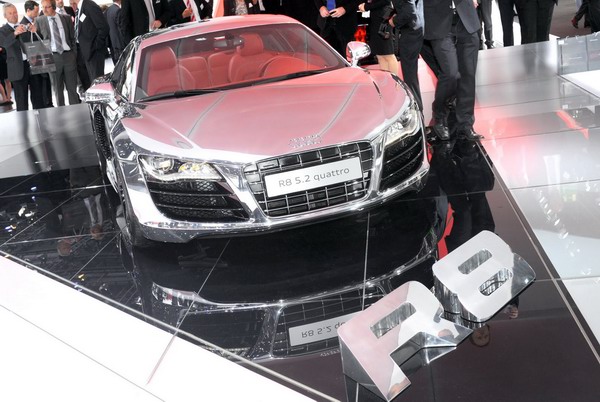 Во Франкфурте показали ослепительную Audi R8