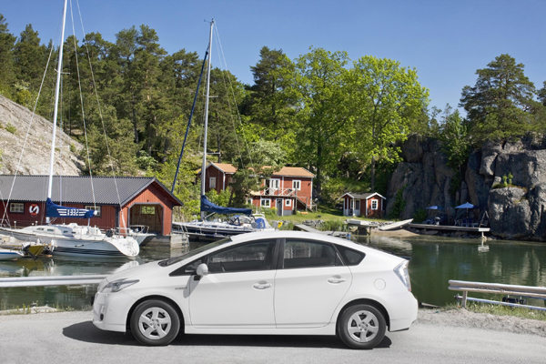Начались продажи нового Prius