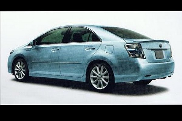 У Prius появится старший брат