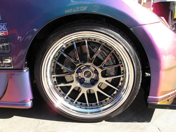 Nissan 350Z превратили в хамелеона