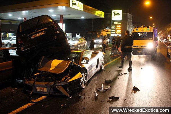 Lamborghini вновь разбили