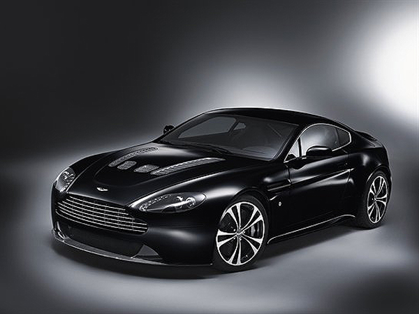 Aston Martin стал чернее ночи