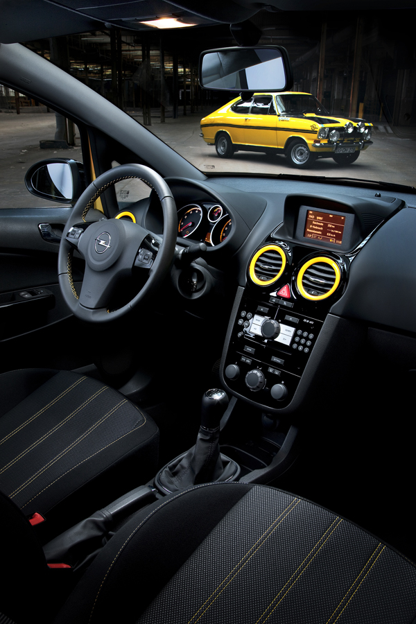 Желтая Corsa удивит начинающих гонщиков