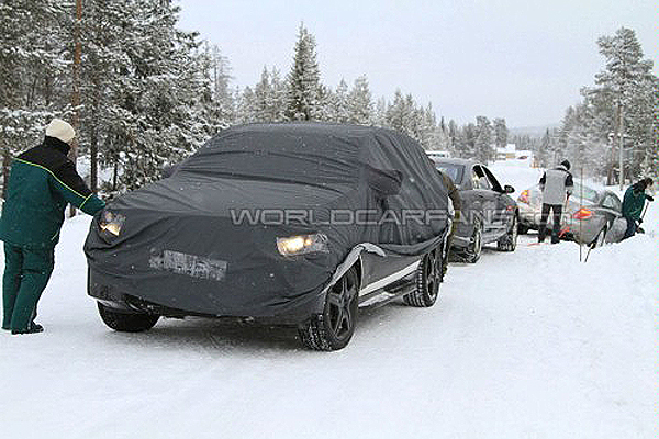 Mercedes увяз в снегу