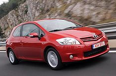 Toyota Auris 2010: фейслифтинг на лицо