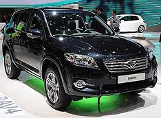 Новая Toyota RAV-4 "вживую"