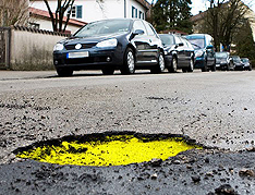 Европейцы придумали новое средство против выбоин