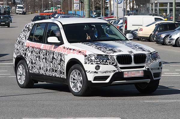 Новый BMW X3 попался в объектив