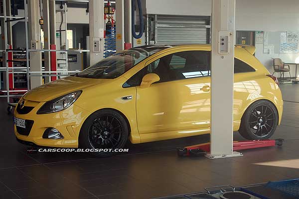 Папарацци заметили новый заряженный Corsa