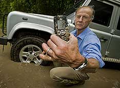 Телефон для Land Rover привезли в Россию