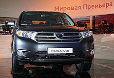 Toyota Highlander 2011: ������� ����� � ������