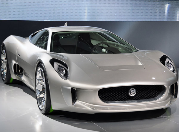 Jaguar запускает в производство гибридный суперкар