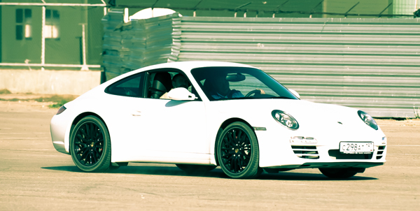 Porsche 911 Carrera 4S: культ мощности