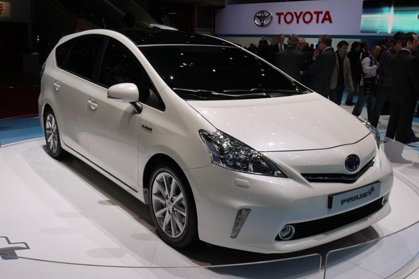 Toyota Prius стала семиместной