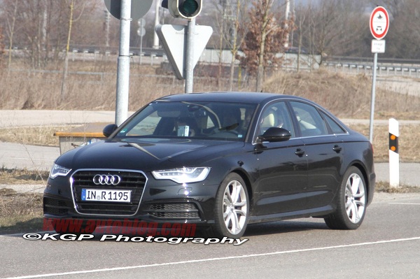 Audi S6 засветилась перед камерой