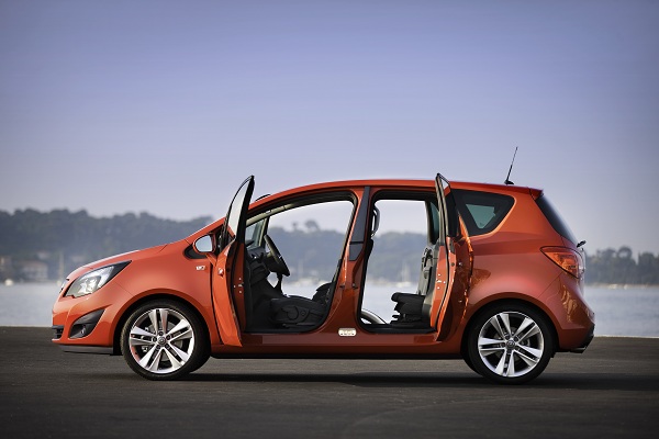Opel назвал цены новой Meriva