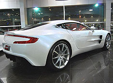 Aston Martin One-77 �������� � �����