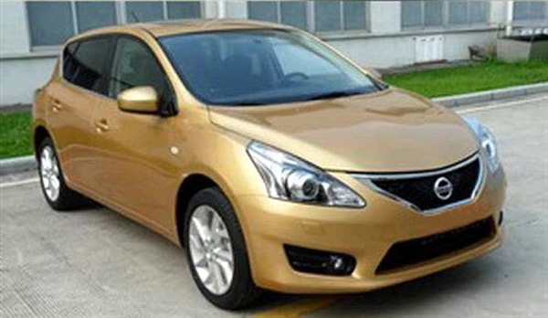 Nissan Tiida оказалась в сети до премьеры
