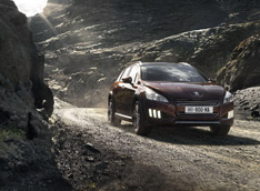 Peugeot 508 RXH ��������� �� Audi A4 Allroad Quattro