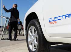 Toyota � Tesla �������� ������������ ��������� RAV4