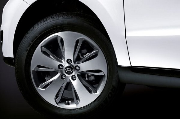 Hyundai обновила кроссовер Santa Fe