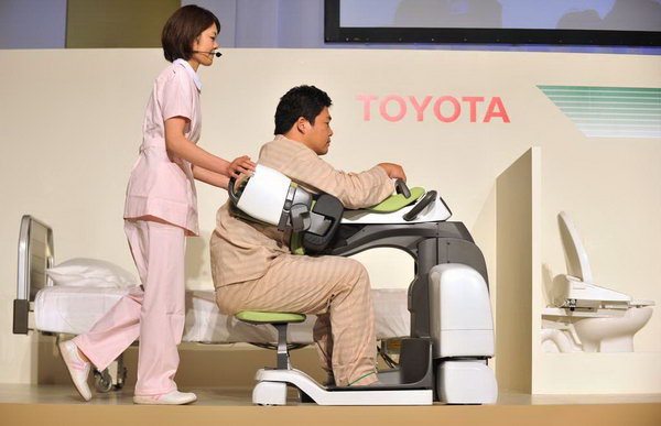 Toyota показала робота-партнера