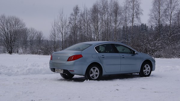 Лев на снегу - российская премьера Peugeot 508