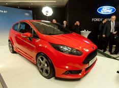 Ford ������� B-MAX, "�������" Fiesta � 1-�������� Focus