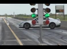 ����� ������� ����� Nissan GT-R � ����