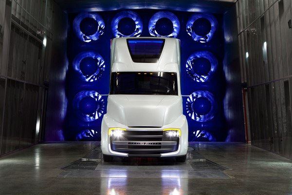 Freightliner заглядывает в будущее грузовиков