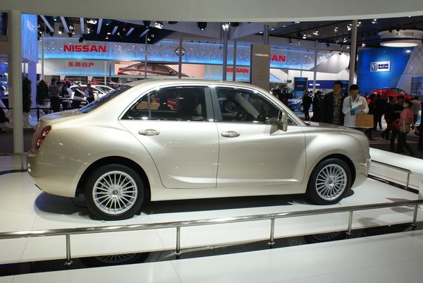 Концепты Geely Englon покрасовались в Пекине