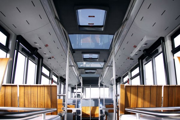 Во Франции эксплуатируют двухголовый автобус