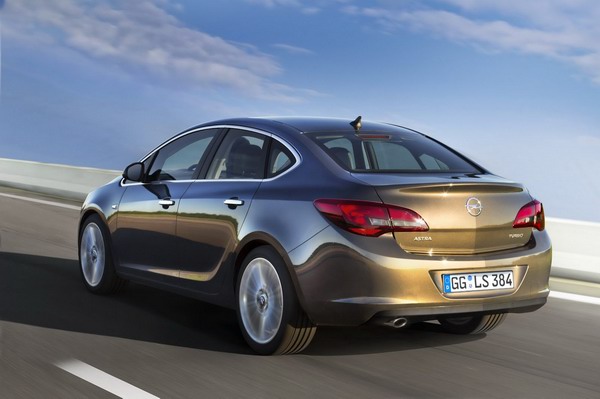 На рынок выходит Opel Astra-седан