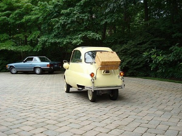 BMW Isetta 300 уйдет с молотка