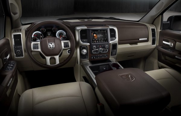 Chrysler гордится своими новыми интерьерами