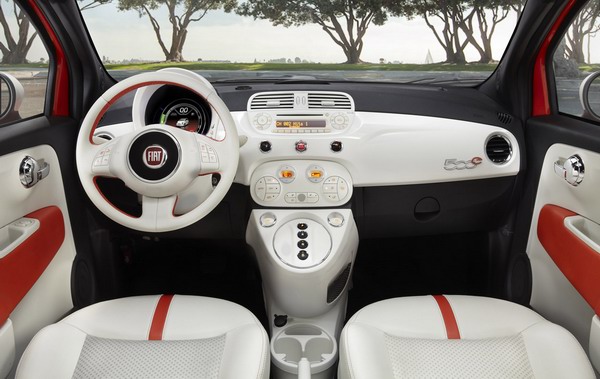 Fiat показал электрокар на базе 500