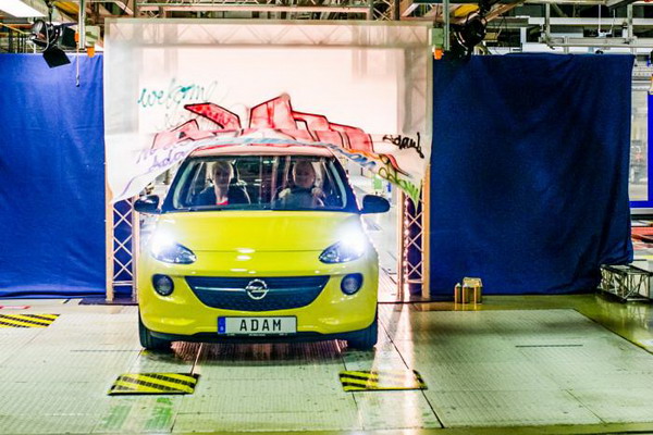 Opel начинает производство Adam и анонсирует новые версии