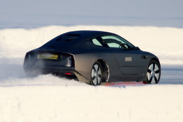 VW испытывает дизельный гибрид XL1 на сильном морозе