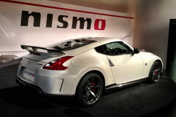 Nissan совместно с Nismo показали 370Z для удовольствия