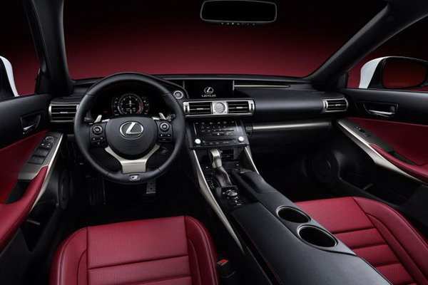 Lexus привезет в Женеву гибрид IS 300h и концепт LF-LC